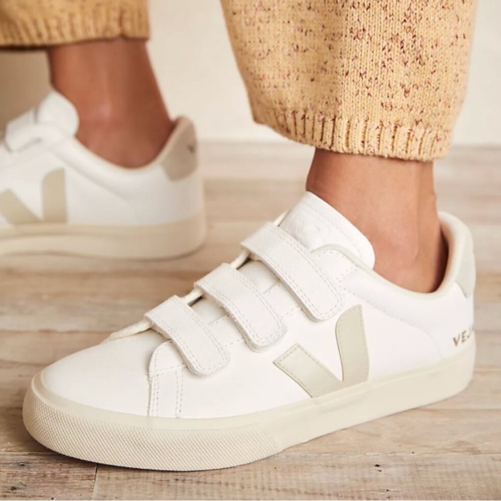 NWT - Vera Recife Sneaker with Velcro, extra white/natural, 8 women’s or 39 EURO